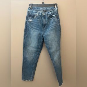 AE American Eagle high rise mom Jean. 2S